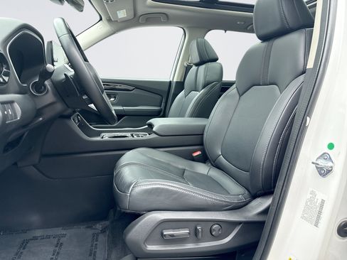 Used 2023 Honda Pilot Touring image 11