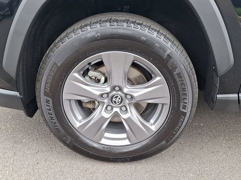 Used 2024 Toyota RAV4 XLE w/ Convenience Package FWD image 27