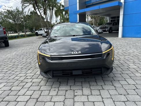Used 2025 Kia K4 FWD image 18