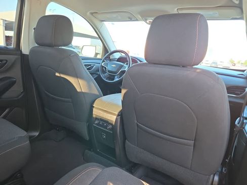 Used 2021 Chevrolet Traverse LT FWD image 16
