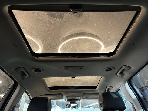 Used 2017 GMC Acadia Denali w/ Technology Package AWD/4WD image 22