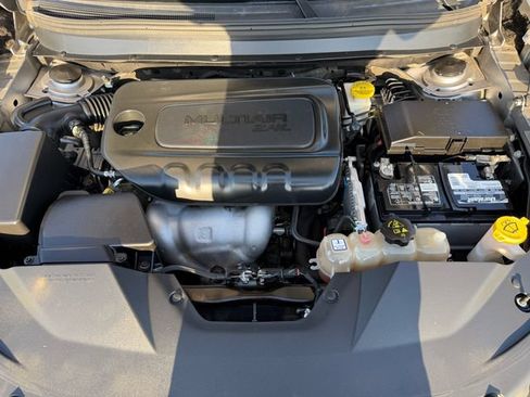 Used 2019 Jeep Cherokee Latitude w/ Popular Appearance Group FWD image 22
