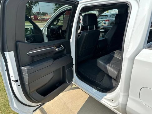 Used 2025 GMC Sierra 1500 SLT AWD/4WD image 19