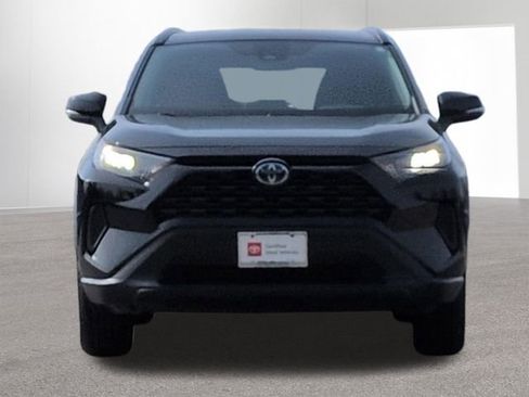 Certified 2022 Toyota RAV4 LE AWD/4WD image 2