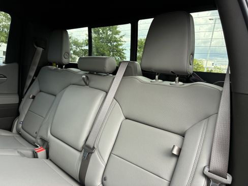 Used 2025 Chevrolet Silverado 1500 LTZ AWD/4WD image 14