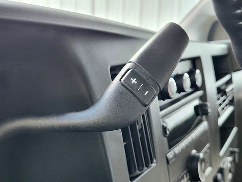 Used 2022 Chevrolet Express 3500 w/ Power Convenience Package RWD image 17