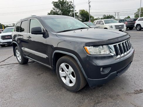 Used 2011 Jeep Grand Cherokee Laredo AWD/4WD image 7