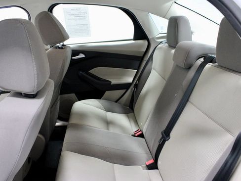 Used 2014 Ford Focus SE FWD image 19