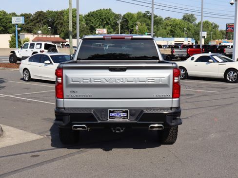 Used 2025 Chevrolet Silverado 1500 Custom Trail Boss AWD/4WD image 9