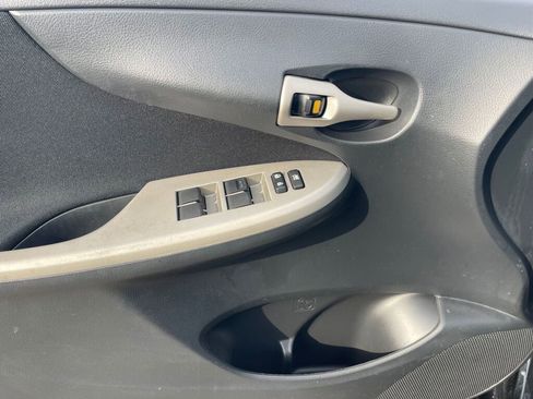 Used 2013 Toyota Corolla S image 10