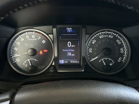 Used 2017 Toyota Tacoma TRD Off-Road image 22