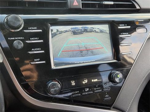 Used 2019 Toyota Camry L image 25