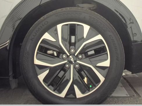 Used 2022 Kia EV6 Wind w/ Wind Technology Package AWD/4WD image 6