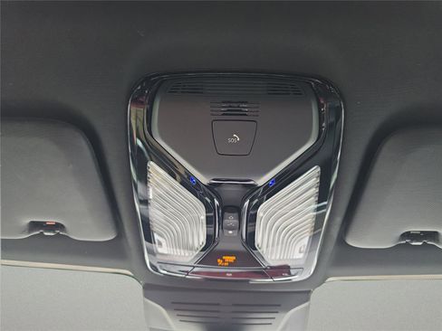 Used 2024 BMW X5 sDrive40i w/ Premium Package image 25