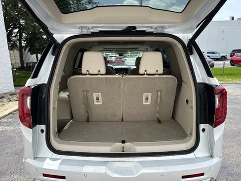 Used 2023 GMC Acadia Denali w/ Denali Technology Package AWD/4WD image 9