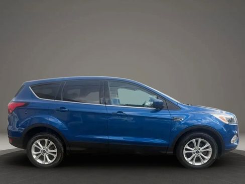 Used 2019 Ford Escape SE image 4