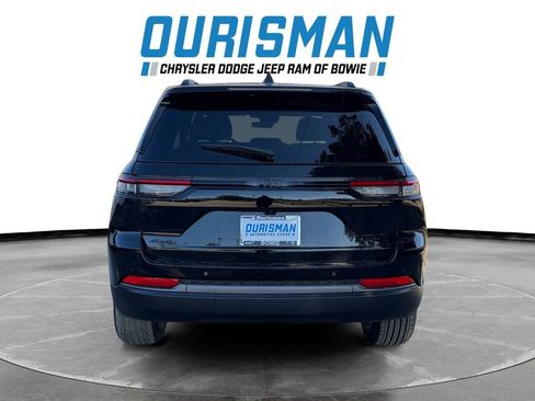 New 2026 Jeep Grand Cherokee Laredo image 5