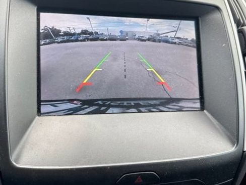 Used 2019 Ford Edge SEL w/ Equipment Group 201A AWD/4WD image 11