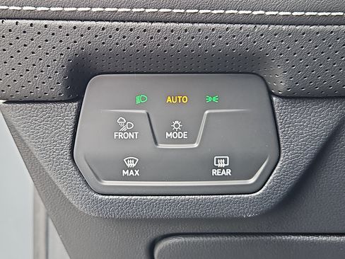 New 2026 Volkswagen Atlas Cross Sport SE AWD/4WD image 9