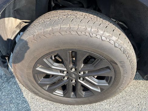 Used 2024 Ford F150 Lariat w/ Equipment Group 502A High AWD/4WD image 13