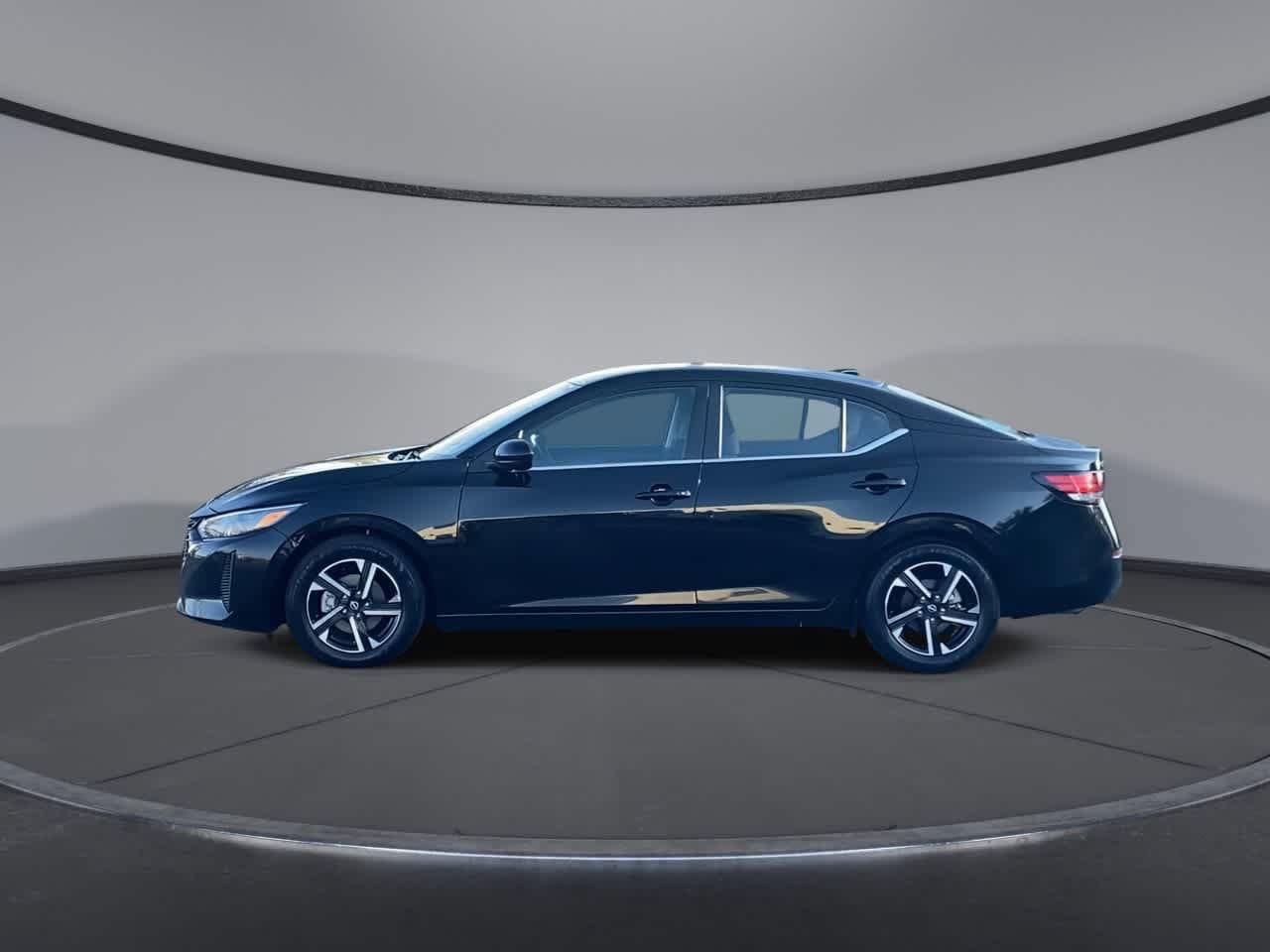 Used 2024 Nissan Sentra SV FWD image 2