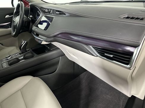 Certified 2023 Cadillac XT4 Luxury w/ Cold Weather Package image 31