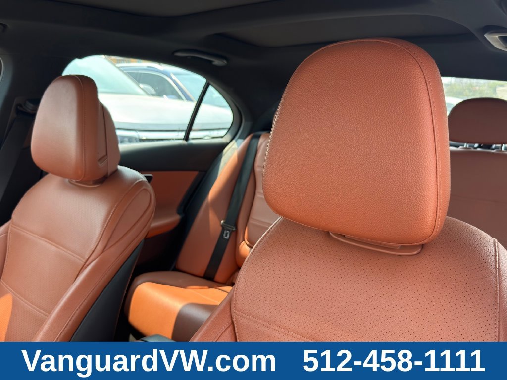 Used 2023 Mercedes-Benz C 300 Sedan image 11