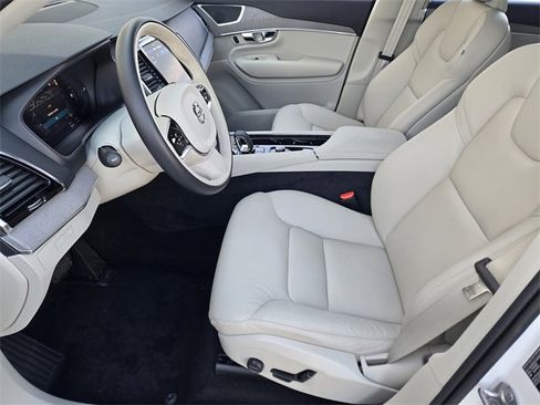 New 2025 Volvo XC90 T8 Plus w/ Protection Package Premier image 19