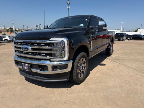 Used 2025 Ford F250 Lariat w/ Lariat Ultimate Package AWD/4WD image 3