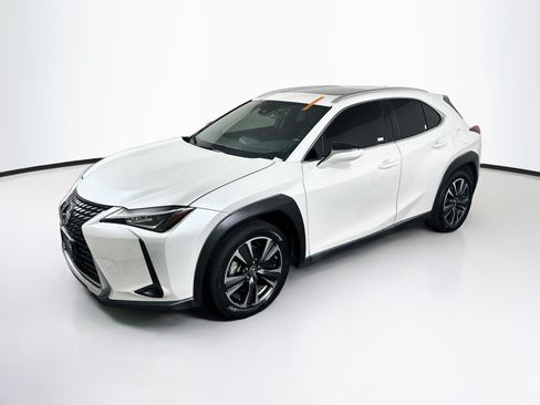 Used 2019 Lexus UX 200 w/ Premium Package FWD image 3