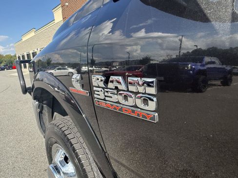 Used 2018 RAM 3500 Tradesman w/ Chrome Appearance Group AWD/4WD image 27