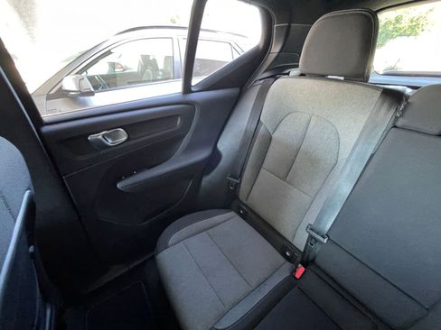 Used 2024 Volvo XC40 B5 Core image 42
