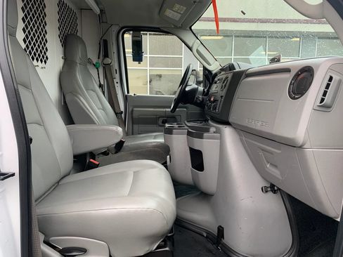 Used 2019 Ford E-350 and Econoline 350 Super Duty RWD image 22