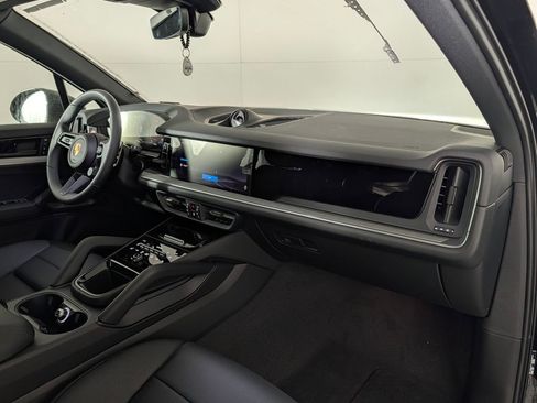 New 2026 Porsche Cayenne AWD/4WD image 19