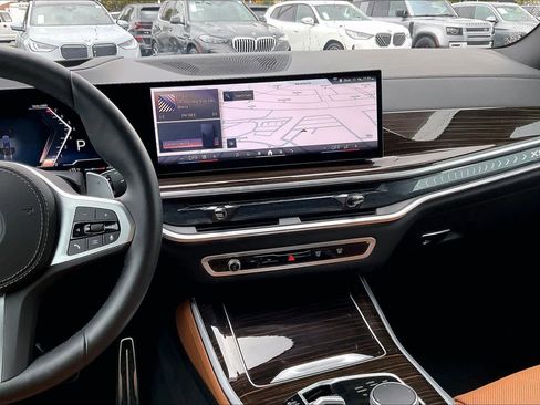 Used 2025 BMW X5 xDrive40i w/ M Sport Package image 9