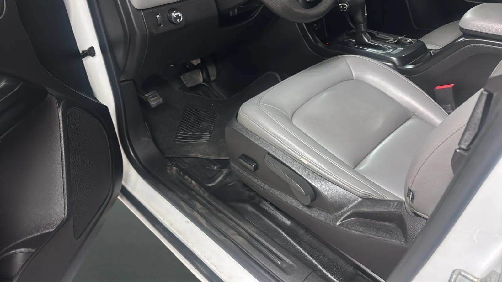 Used 2019 Chevrolet Colorado W/T w/ WT Convenience Package RWD image 24
