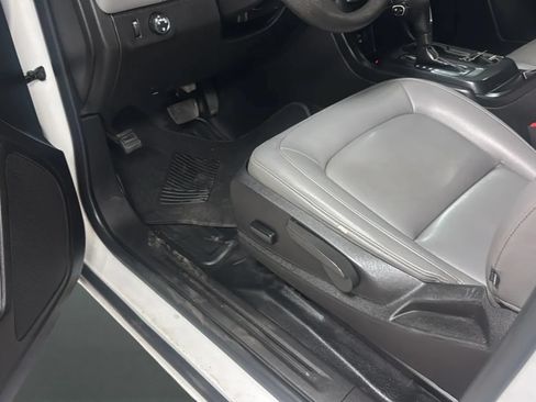 Used 2019 Chevrolet Colorado W/T w/ WT Convenience Package RWD image 24