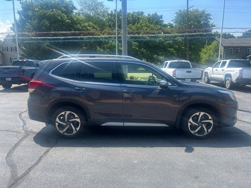 Used 2022 Subaru Forester Touring image 5
