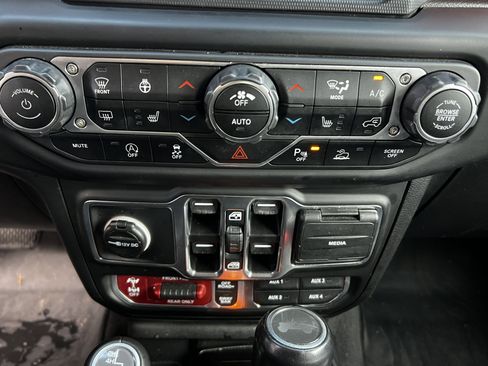 Used 2021 Jeep Wrangler Unlimited Rubicon image 27