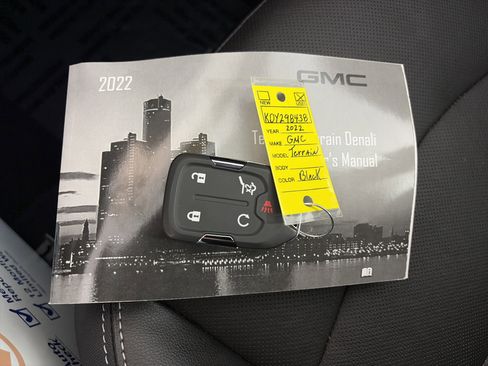 Used 2022 GMC Terrain SLT image 33