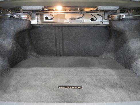 Used 2024 Nissan Altima 2.5 SV FWD image 23