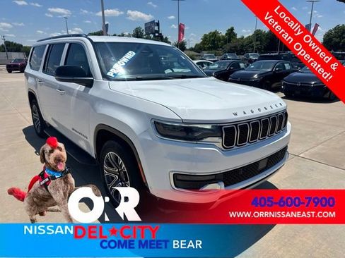 Used 2024 Jeep Wagoneer L Series II RWD image 7