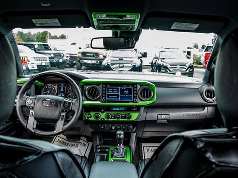 Used 2023 Toyota Tacoma TRD Off-Road image 33