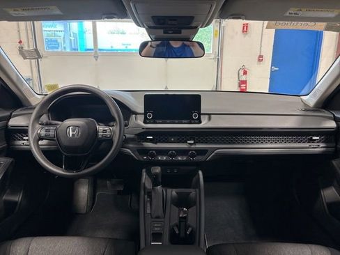Certified 2023 Honda Accord EX image 17