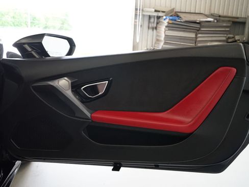 Used 2017 Lamborghini Huracan LP 580-2 RWD image 18