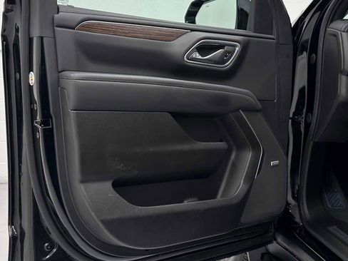 Used 2021 Chevrolet Suburban High Country image 25