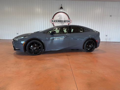 Used 2024 Toyota Prius Prime SE image 2