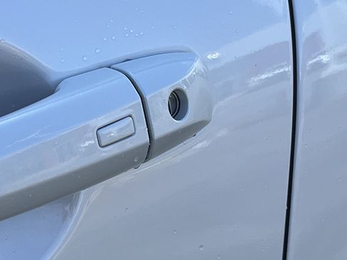 New 2025 Nissan Pathfinder SV w/ SV Premium Package image 13