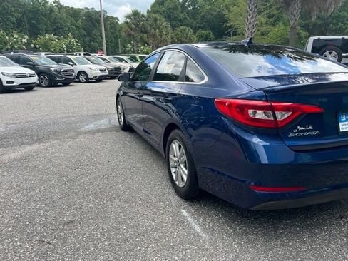 Used 2015 Hyundai Sonata SE w/ Option Group 09 FWD image 3