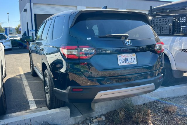 Used 2023 Honda Pilot EX-L image 6